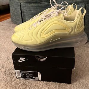 Womens Air Max 270- luminous green